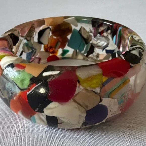 Sobral - Caillou Cristal Resin Bangle Bracelet - Picture 5 of 5
